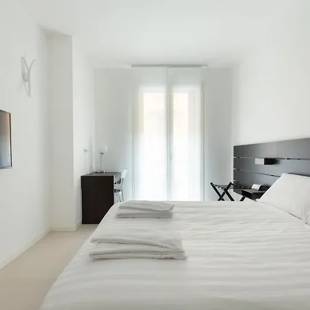 Porta Nuova Bright And Roomy Flat Milán
