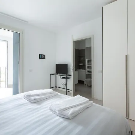 Porta Nuova Bright And Roomy Flat *