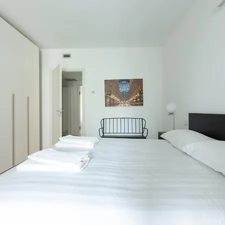 Apartamento Porta Nuova Bright And Roomy Flat Milán