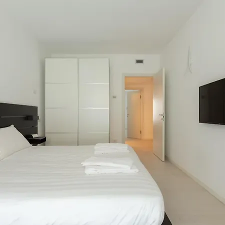 Porta Nuova Bright And Roomy Flat Apartamento
